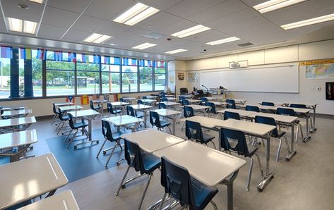 Korea Life, College Classroom, Classroom Arrangement, Classroom Interior, School Places, School Building Design, American High School, Building Aesthetic, Modern Classroom