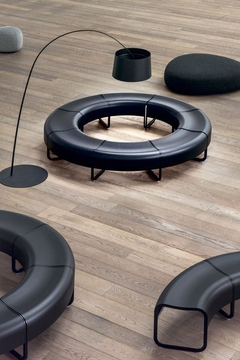 Lapalma Seating System Collection, News - Lapalma Circular Bench, Circular Seating, Wooden Bench Seat, Wood Benches, Office Concept, Lobby Seating, Black Bench, International Interior Design, Forums Design