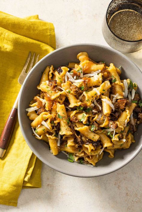 Relish this vegetarian pecorino pepper pasta with figs. It's a hearty plant-based dinner from Cook's Country by America's Test Kitchen. Spinach Grilled Cheese, Oatmeal Energy Balls Recipe, Fig Wine, Brie Grilled Cheese, Dried Fig Recipes, Fig Sauce, Mead Recipe, Energy Ball Recipe, Pepper Pasta