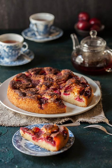 Plum Torte, Plum Recipes, Torte Recipe, Plum Cake, Best Cake Recipes, Cross Buns, A Piece Of Cake, Purple Plum, Piece Of Cake