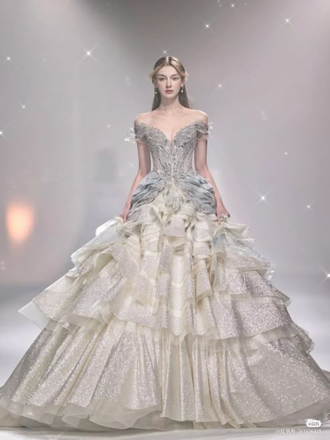 White Aesthetic Sparkle, Fashion Show Aesthetic, Soft White Aesthetic, Crystal Corset, Gowns Runway, Aesthetic Sparkle, Ball Gowns Fantasy, Gaun Abad Pertengahan, Sparkle Aesthetic