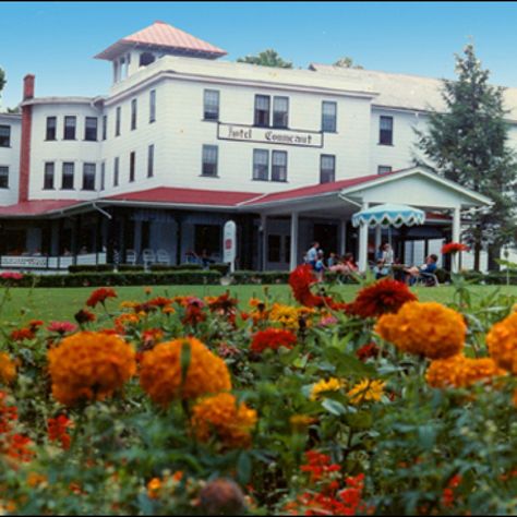 Hotel Conneaut, Pennsylvania: Several ghosts are said to haunt this hotel including a ghost bride who allegedly died in a fire, a young child who died after falling down the stairs, and even a mad butcher who was dismembered in the kitchen. If you are looking for a haunted room, the Elizabeth’s room (the doomed bride) is said to have been room 321 and people claim that she visits this room most often. Conneaut Lake Park, Vintage Places, Haunted Hotels, Ghost Bride, Ghost World, Haunted History, Scary Things, Presque Isle, Spooky Stories