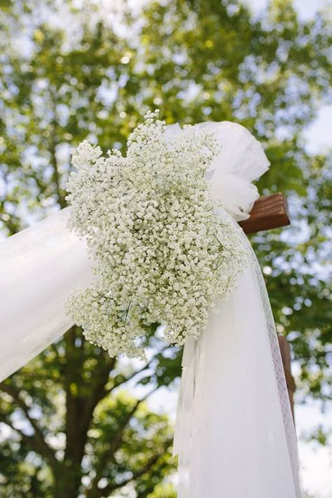 baby breath wedding decorations, budget country wedding ideas Wedding Arch Tulle, Diy Wedding Arbor, Wedding Drapery, Wedding Arches Outdoors, Diy Wedding Arch, Wedding Arbors, Diy Outdoor Weddings, Wedding Ceremony Arch, Wedding Arch Flowers