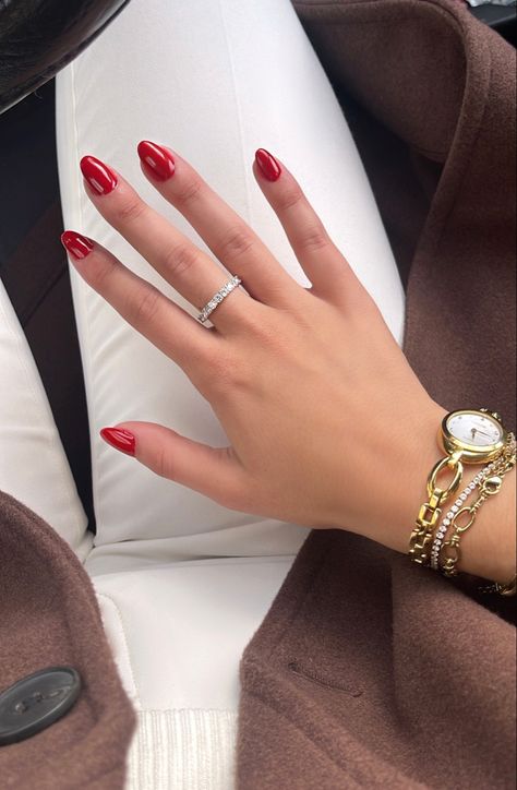 Red almond nails ❤️ Red Almond Nails, Red Nail Theory, Nail Theory, Red Almond, Natural Manicure, Almond Nail, Red Nail, Amy Adams, Tan Skin