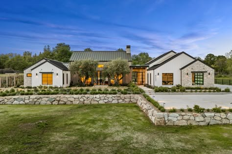 Modern Farmhouse Custom Home Floor Plan — Tangent Design and Engineering Modern Farmhouse High Ceilings, Napa Valley Architecture, Modern European Home Exterior, H Shaped House Plans, Napa Valley House, Transitional Floor Plans, One Level Farmhouse Plans, Napa Valley Farmhouse, Farm Mansion