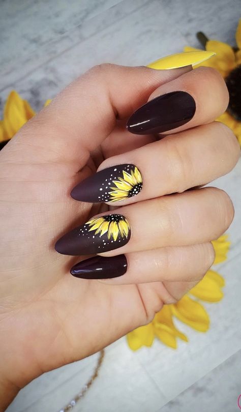 Sunflower Themed Nails, Black Sunflower Nails, Sunflower Nail Designs, Sunflower Nail, Sunflower Nail Art, Yellow Nail Art, Summer Sunflower, Watermelon Nails, Sunflower Nails