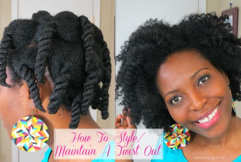 How to Maintain A Twist Out At Night. Styling routine and extra tips included. How To Maintain Twist Out At Night, Cantu Twist And Lock Gel, Cantu Twist, Twist Out Natural Hair, Natural Hair Maintenance, Hairstyles Twist, Post Workout Hair, Natural Locs, Cute Pixie Haircuts