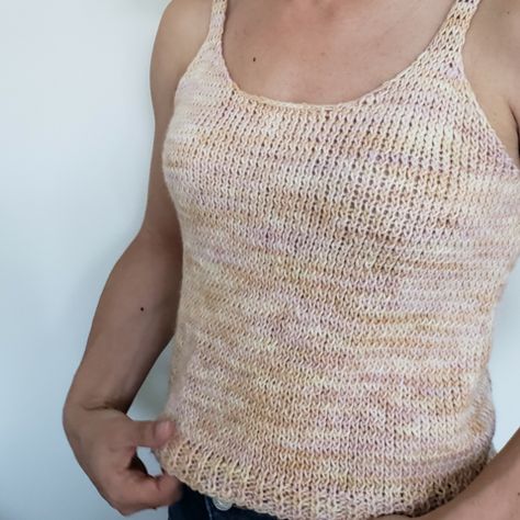 Looking for some knitted DIY summer fashion to freshen up your warm-weather wardrobe? Check out our Hampton Top Knitting Pattern and Kit! Knit Tank Top Pattern, Free Knitting Patterns For Women, Summer Top Pattern, Crochet Tank Tops, Summer Knit Tops, Knitting Stitches Tutorial, Tank Top Pattern, Crochet Summer Tops, Crochet Tank