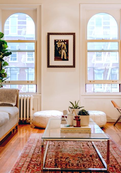 House Tour: An Artist's Chic Small West Village Apartment | Apartment Therapy New York Style Apartment, Apartment Decor Living Room, New York Bedroom, Nyc Apartment Decorating, West Village Apartment, Apartment Rugs, Scandinavian Kitchen Design, Nyc Living, Aesthetic Apartment