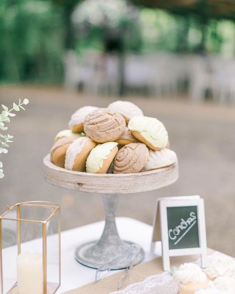 Conchas Dessert Table, Mexican Conchas Wedding, Mini Conchas Pan Wedding, Mexican Mini Desserts, Mexican Treats Table, Mexican Wedding Desserts, Baptism Treat Table, Pan Dulce Table Wedding, Pan Dulce Table