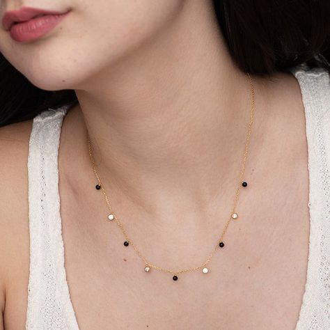 Trendy Mangalsutra Designs, Modern Mangalsutra Designs, Mangalsutra Chain, Mangalsutra Design, Gold Jewels Design, Classic Wear, Black Beads Mangalsutra, Black Beads Mangalsutra Design, Diamond Mangalsutra