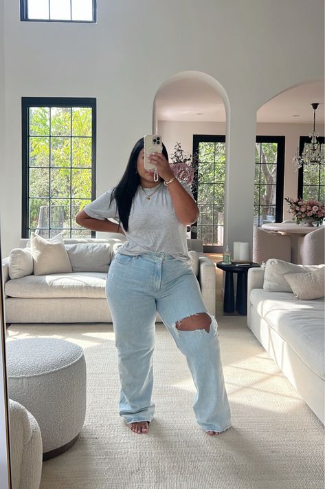 Plus Size Mom Jeans Outfit, Full Figured Fashion For Women, Mums Outfits, Plus Size Bodysuit Outfit, Bodysuit Outfit Plus Size, Plus Size Mom Jeans, Plus Size Casual Outfits, Plus Size Baddie Outfits, Outfit Plus Size