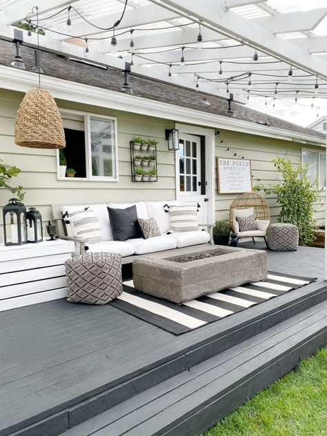 Deck Refresh - 5 Ways to Update Your Space on a budget! Yes I said budget, these pieces are all affordable and look amazing! Let me show you! Deck Refresh, Shiplap Wall Decor, Summer Farmhouse Decor, Outdoor Space Ideas, Deck Decor, Shiplap Wall, Best Farmhouse, Aesthetic Garden, Garden Wallpaper