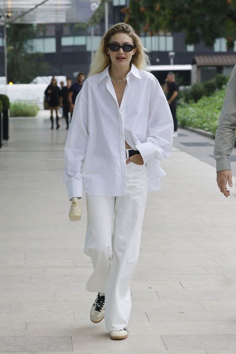 An eternal classic that goes with pretty much everything. Click the link to discover our edit of the 10 best shirts to wear this season – and here, find out more about the fascinating history of the capsule classic. Amber Valletta, Cynthia Erivo, White Jeans Outfit, Celebrity Sightings, Estilo Preppy, Matches Fashion, 가을 패션, Outfit Inspo Fall, Gigi Hadid