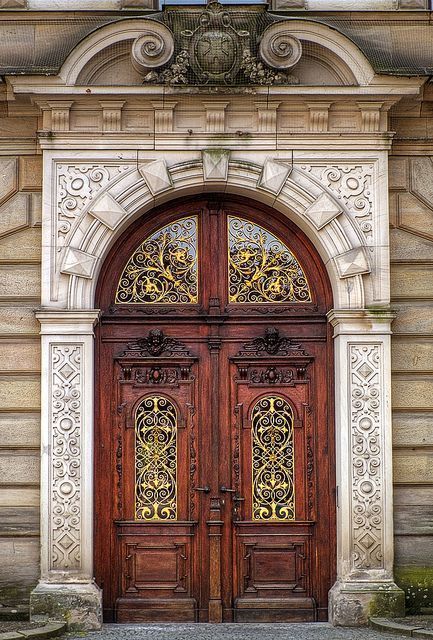 Pintu Interior, Gorgeous Doors, Door Entryway, Cool Doors, Antique Doors, Door Gate, Old Doors, Unique Doors, Beautiful Doors