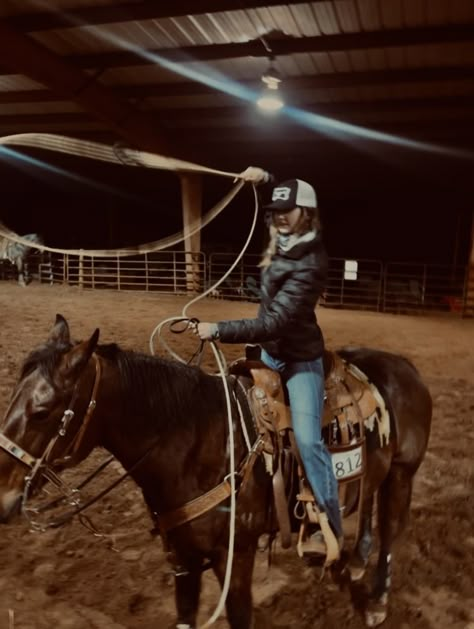 Breakaway Roper Aesthetic, Team Roping Aesthetic, Breakaway Roping Aesthetic, Roping Pictures, Roping Aesthetic, Roping Horses, Rodeo Pictures, Rodeo Aesthetic, Breakaway Roping