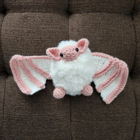 The Northern Ghost Bat (Diclidurus albus) a.k.a. jumbie, is a small species of bat found in Mexico, Central America, and South America.  This is an electronic PDF crochet / amigurumi pattern for a plush Northern Ghost Bat. You will download the pattern (print it out if needed) and crochet the toy, using your own materials, tools, and crochet skills. Please note: this is not the finished toy. This pattern is available in English using US crochet terms. This PDF pattern includes written instructio Spooky Crochet Pattern, Bat Crochet Pattern Free, Northern Ghost Bat, Scene Crochet, Vampire Crochet, Crochet Bat Pattern, Bat Crochet Pattern, Bat Crochet, Ghost Crochet