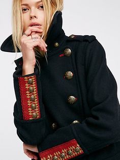 Peacoats, Mode Boho, Military Style Jackets, City Limits, Wool Peacoat, Military Inspired, Moda Vintage, 가을 패션, Steampunk Fashion