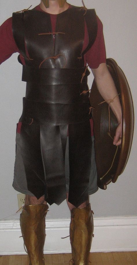 Chuck Does Art: DIY Spartan Hoplite Costume: How to make a faux-leather Linothorax, inspired by Gladiator costume, no sewing required! Spartan Hoplite, Roman Soldier Costume, Roman Party, Gladiator Costume, Gladiator Costumes, Chest Armor, Roman Costume, Toga Party, Greek Costume