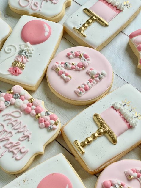 Royal Icing Cookies Ideas Design, 21st Birthday Biscuits, Iced Cookies Ideas Birthday, Bday Cookies Decorated, Birthday Cookie Design Ideas, Classy Cookies Decorated, Rose Gold Birthday Cookies Decorated, Pink Cookies Decorated Birthday, Name Royal Icing Cookies