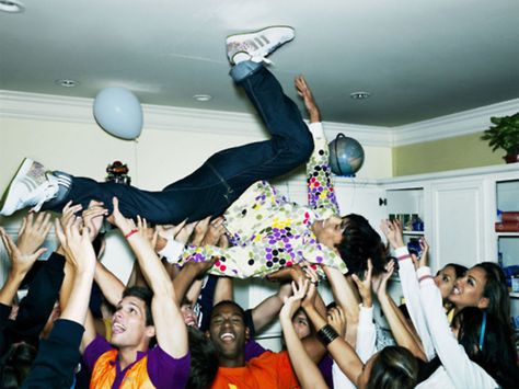 Why fall is the best semester College House Party, House Party Outfit, Party Outfit College, College Photography, The Wombats, Party Playlist, College House, Frat Parties, Gallery Ideas