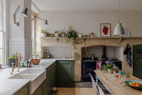 Terrace Kitchen, Marble Worktops, En Suite Shower Room, Small Family Room, Georgian Townhouse, Flagstone Flooring, Floor Sitting, Bedroom Terrace, Vintage Eclectic