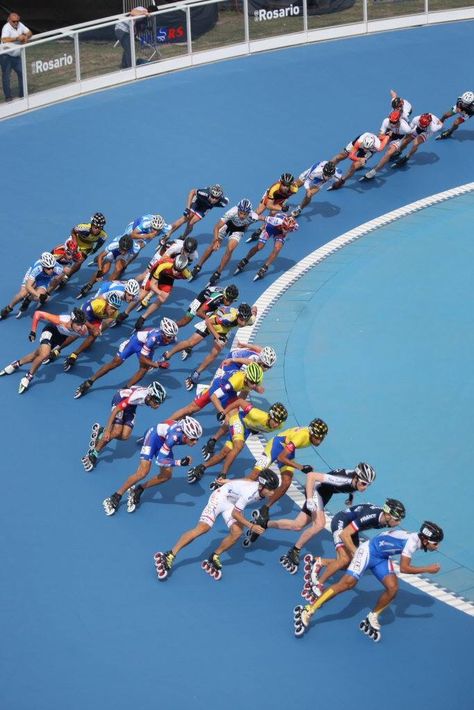 Inline Speed Skating. Rosario, Argentina 2014. Inline Skating Aesthetic, Athletic Motivation, Inline Speed Skating, Speed Roller Skates, Inline Speed Skates, Cycling Jersey Design, Athlete Motivation, Roller Blades, Recipe Book Templates