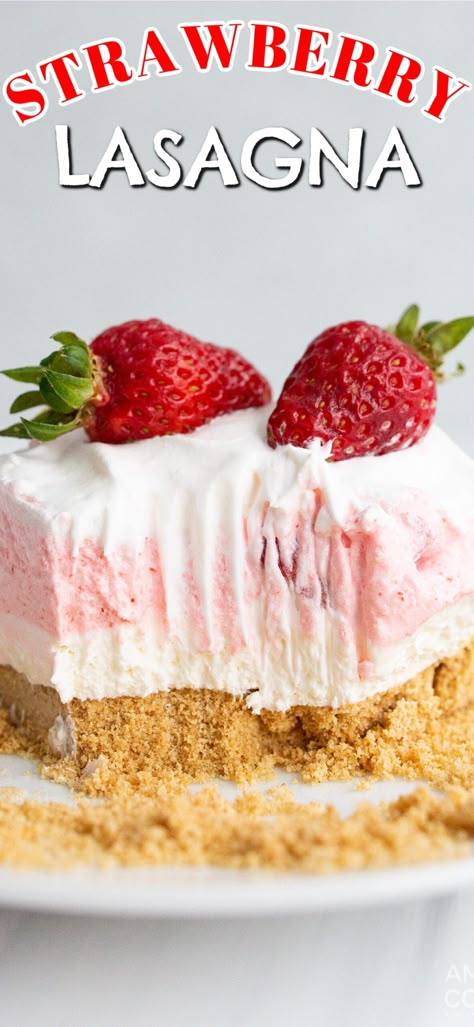 This strawberry lasagna has 3 layers of smooth cheesecake, strawberry jello, and cool whip with the addition of chopped fresh strawberries. It's creamy, dreamy, and bursting with strawberry bliss. This easy no-bake summer dessert is great for spring and summer! One Pan Desserts, Jello And Cool Whip, Strawberry Lasagna, Smooth Cheesecake, Bread Breakfast Ideas, Strawberry Bliss, Dessert Lasagna, Ice Box Cakes, Pan Desserts