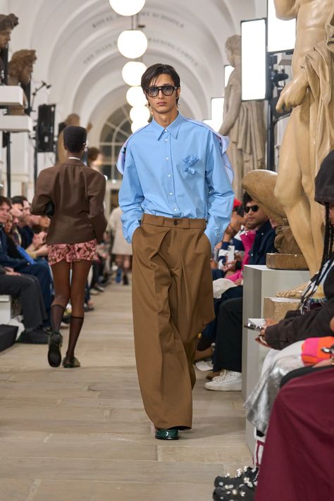 Kent & Curwen Spring 2025 Ready-to-Wear Fashion Show | Vogue Kent Curwen, Men Wear, Outfit Grid, Fashion Portfolio, Best Poses For Men, Mens Fashion Casual Outfits, Stylish Mens Outfits, Style And Grace, Mens Fashion Casual