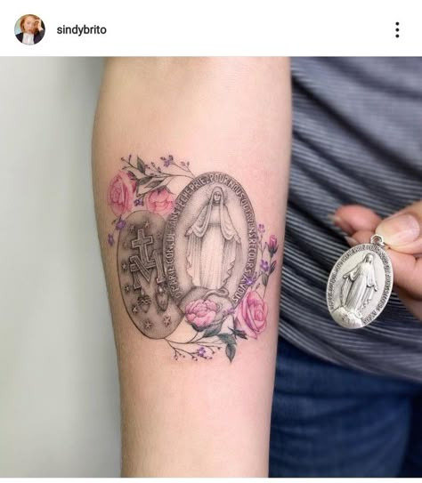 Mother Mary Tattoos, Latin Tattoo, Cupcake Tattoos, Mary Tattoo, Small Finger Tattoos, Gold Tattoo, Mother Tattoos, Religious Tattoos, Thigh Tattoos Women