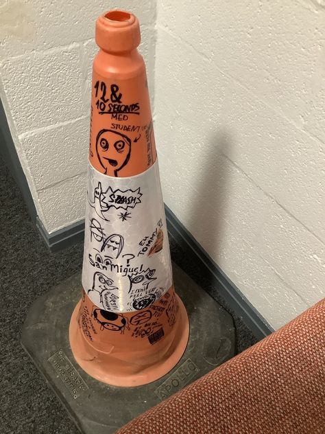 Traffic Cone In Bedroom, Traffic Cone Graffiti, Traffic Cone Room Decor, Street Cone Painting, Painted Street Cones, Traffic Cone Decoration Ideas, Traffic Cone Art Paint, Traffic Cone Painted, Traffic Cone Art