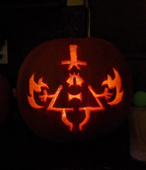 Horror Movie Carved Pumpkins, Bat Signal Pumpkin Carving, Pumpkin Carving Ideas Avatar The Last Airbender, Witchy Carved Pumpkins, Pumpkin Carving Ideas Bill Cipher, Fantastic Mr Fox Pumpkin Carving, Interesting Pumpkin Carving Ideas, Pumpkin Carving Ideas One Piece, Heartstopper Pumpkin Carving