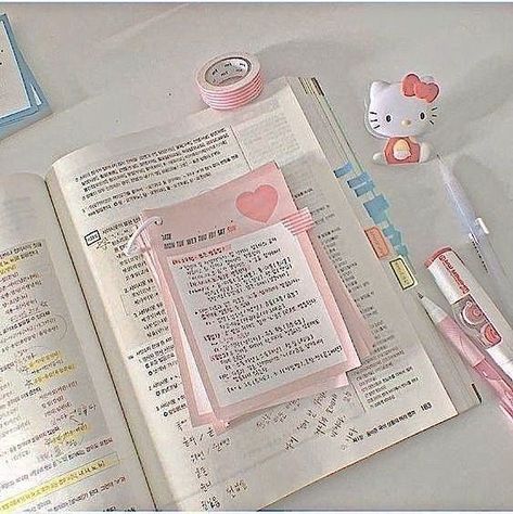 Studying Stationary, Soft Kidcore Aesthetic, Soft Kidcore, 귀여운 음식 그림, Cute School Stationary, Study Stationery, School Organization Notes, Study Board, Pretty Notes