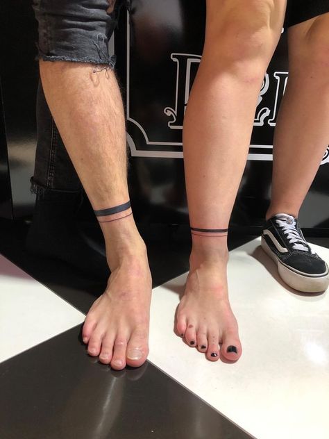 Cool Ankle Tattoos, Blackline Tattoo, Back Tattoo Flower, Tattoo Western, Ankle Band Tattoo, Ankle Tattoo Men, Tattoo Friends, Stripe Tattoo, Leg Band Tattoos