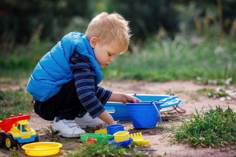 A Guide for Parents and Teachers of Young Children Water Play, Math Concepts, Sand And Water, 10 Reasons, Problem Solving Skills, Baby Play, Early Childhood, Problem Solving, Parenting