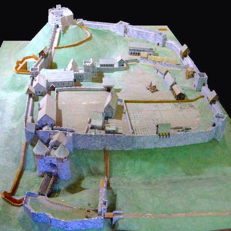 Motte And Bailey, Carisbrooke Castle, Motte And Bailey Castle, Castle Floor Plan, Castle Illustration, British Castles, Chateau Medieval, Castles In England, Medieval Life