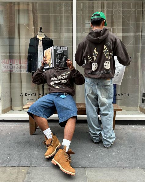 Street Style Men Outfit, Men Vintage Outfits, Timbs Outfits, Photoshoot Campaign, Street Wear Men, Latin Mafia, Paris Shooting, Streetwear Photoshoot, Streetwear Fashion Outfits