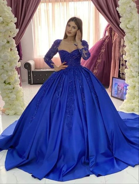 Royal Blue Princess Dress, Royal Blue Quince, Blue Sweet 16, Flower Prom Dress, Quinceñera Dresses, Party Dress Classy, Blue Quince, Satin Ball Gown, Backless Blouse Designs