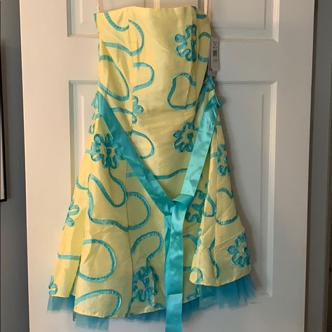 Super Bright And Cute. New With Tags. (B12) Prom Dresses Blue And Yellow, Bright Colored Clothes, 90s Fashion Bright, Yellow 2000s Outfit, Funky Clothes, Vintage Multicolor Ruffled Dresses, Wiggle Dress Vintage 1950s, Jessica Mcclintock Dress 80s, Quirky Dress