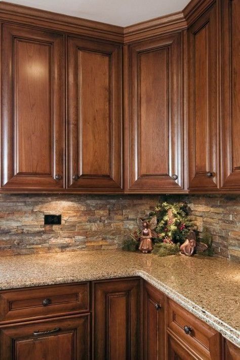 Rustic Kitchen Backsplash, Back Splashes, Rustic Farmhouse Kitchen Cabinets, Oak Kitchen Cabinets, Farmhouse Kitchen Cabinets, New Kitchen Cabinets, Kitchen Cabinets Makeover, Rustic Farmhouse Kitchen, Classic Kitchen