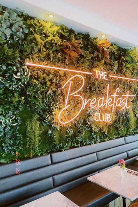 #Foodspot #Breakfast #cologne Grass Wall Kitchen, Plant Wall Restaurant, Botanical Restaurant Interior, Cafe Design Inspiration, Green Wall Design, Neon Letters, Decoration Restaurant, Cafe Shop Design, Can Light