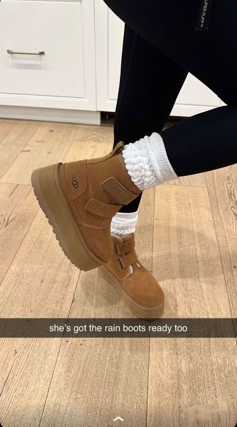 Winter Boots 2024, Cute Uggs, Outfits Athletic, Slouch Socks, Winter Fashion Outfits Casual, Uggs Outfit, Hype Shoes, Shoe Inspiration, Aesthetic Shoes