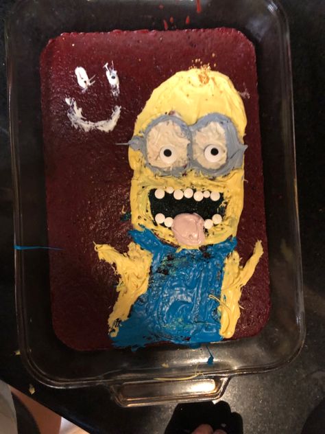 Minion Cake Funny, Goofy Cake Ideas, Bad Birthday Cakes, Funny Cakes For Friends, Funny Bday Cakes, Funny Cake Designs, Silly Cakes, Weird Cakes, Meme Cake