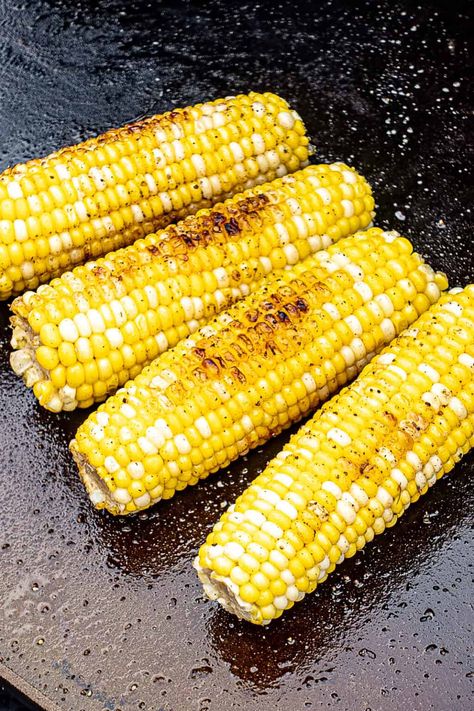 Golden, grilled to perfection, and bursting with flavor: that's Blackstone grilled corn on the cob! 🌽🌟See new recipes on the Sip Bite Go youtube channel. Blackstone Corn On The Cob, Recipe For Corn On The Cob, Blackstone Corn, Corn On The Con, Cooking Corn On The Cob, Corn Recipes Cob, Blackstone Grill Recipes, Blackstone Ideas, Blackstone Recipe