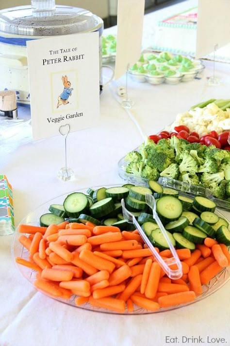 Storybook Baby Shower.  This would be cute for a kid's birthday too! Peter Rabbit Food Table, Storybook Food Ideas, Story Book Baby Shower Food, Storybook Birthday Party Ideas, Story Book Theme Party, Story Book Baby Shower Theme Food Ideas, Book Themed Party Food, Crudite Table, Spring Baby Shower Food Ideas