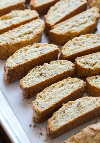 The Best Cookie Recipes - Over 325 Easy Cookies to Bake! Biscotti Recipe Easy Classic, Italian Biscotti Cookies, Italian Biscotti Authentic, Soft Biscotti Recipe Italian, Easy Biscotti Recipe Simple, Biscotti Recipes Best, Sweetie Cookies, Coconut Biscotti Recipe, Walnut Biscotti Recipe