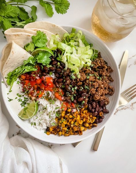 Chipotle Bowl Recipe Ground Beef, Bison Taco Bowl, Burrito Bowl Photography, Burrito Bowl Recipe Beef, Burrito Bowl Beef, Ground Beef Burrito Bowl, Bison Tacos, Beef Burrito Bowl, Picnic Meals