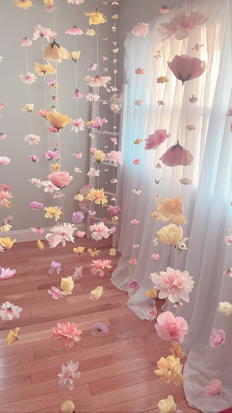 Photoshoot Decor, Flowers Party Theme, Hanging Flower Ceiling Bedroom, Fairy Flowers, Flower Birthday Decorations, Spring Room Decor, Pastel Photoshoot, Flower Wall Nirror, Flower Wall With Butterflies