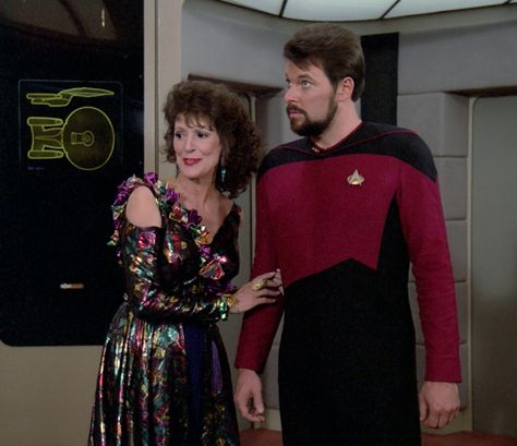 Lwaxana Troi, Star Trek Costumes, Finding A Husband, Star Trek Fashion, Female Alien, Uss Enterprise D, Star Trek Costume, Prime Directive, Find A Husband