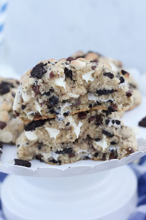 Cookies & Cream Cookies - Baking with Blondie Cupcakes Cookies And Cream, Big Chunky Cookie Recipe, Chunky Cookies Aesthetic, Cookies And Cream Bread, Whip Cream Cookies, Cookies Cream Cookies, Cookies And Candy, Baking With Blondie Cookies, Cookies With Cake Flour